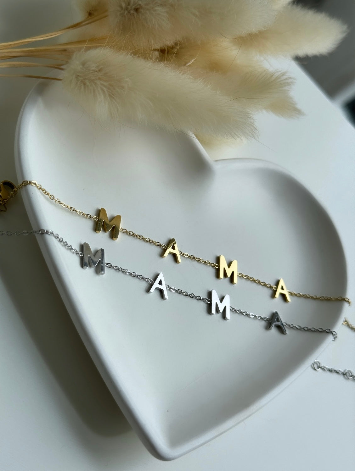 MAMA ARMBAND